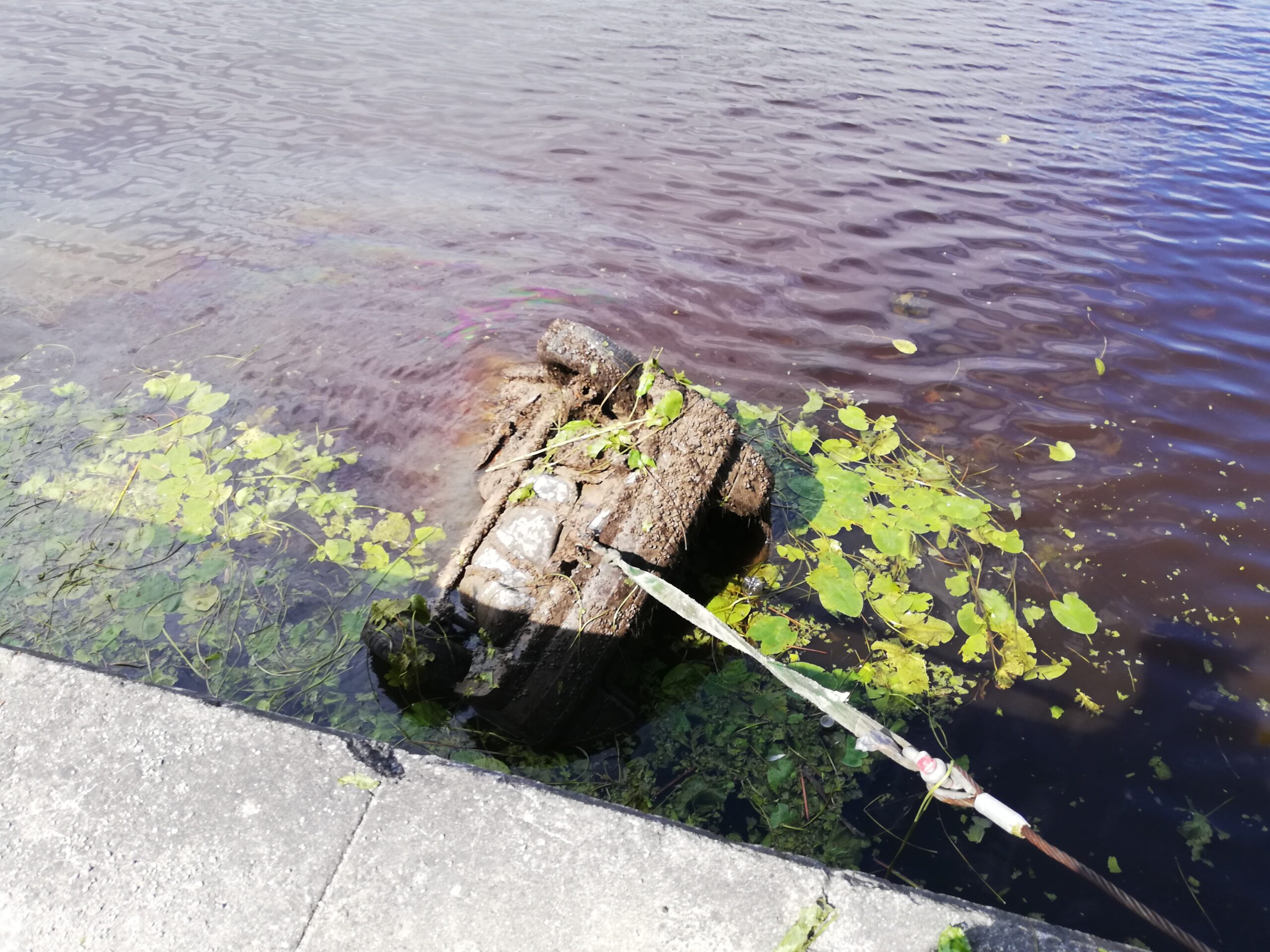 Pärnu jõest auto vintsimine