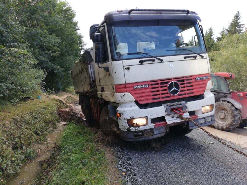 Veoauto kraavis 2